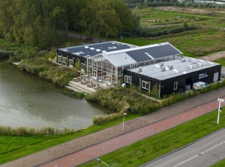 Heating Firma van Buiten with aquathermal energy